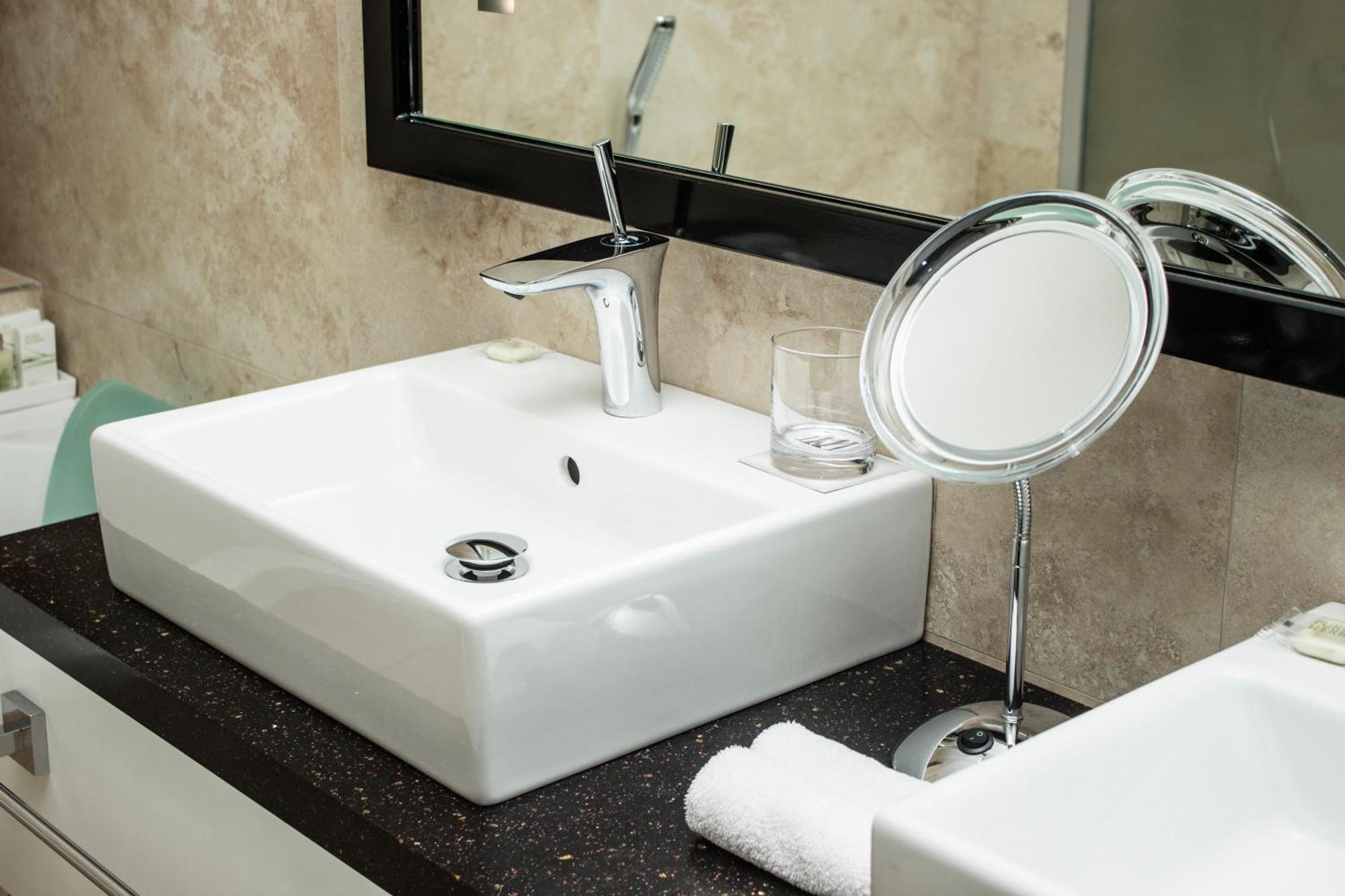 11 Mirrors Design Hotel Kiev Habitación foto