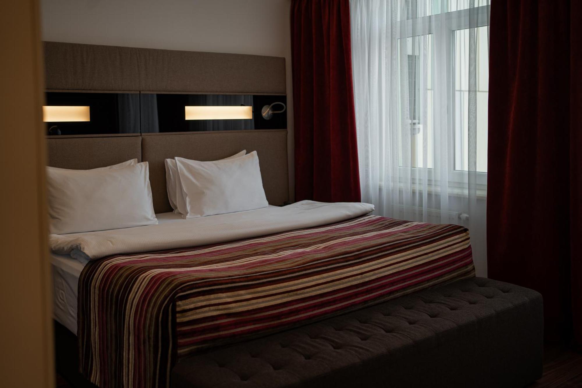 11 Mirrors Design Hotel Kiev Exterior foto